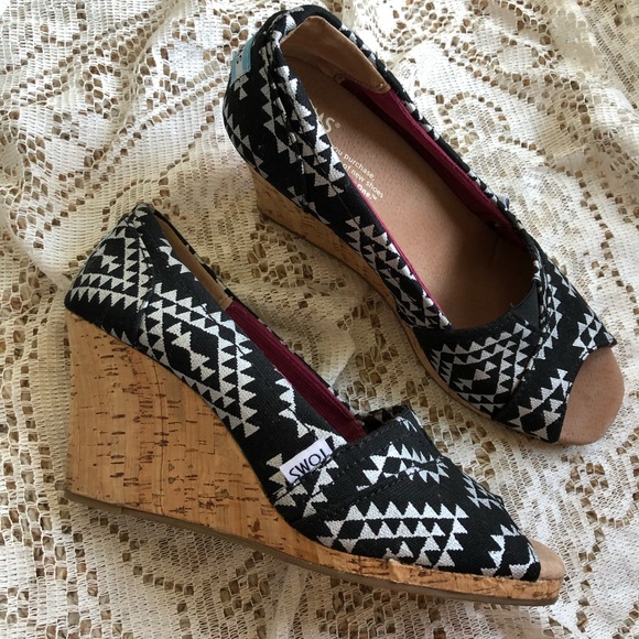 Toms Shoes - Toms black Aztec geometrical print cork wedges